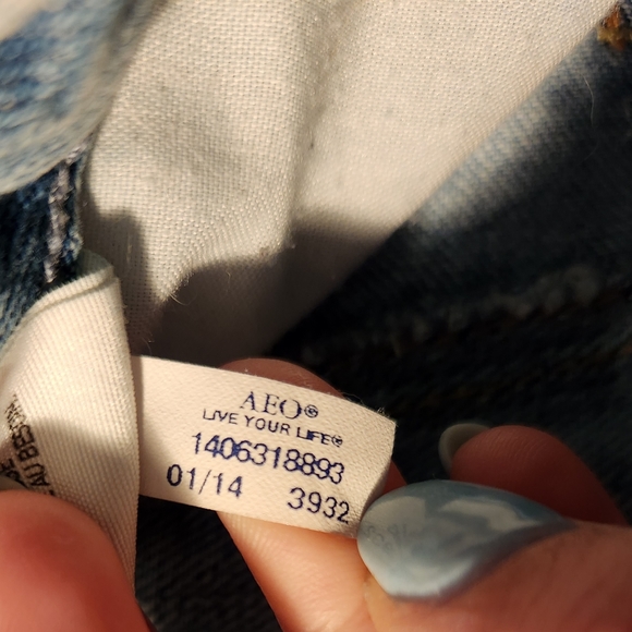 American Eagle Outfitters High-waisted Distressed Jean Shorts - Picture 6 of 6